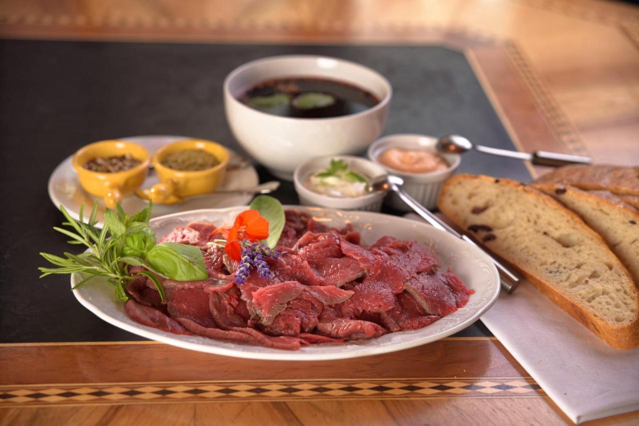 Gasthaus Kreuz Schruns ภายนอก รูปภาพ