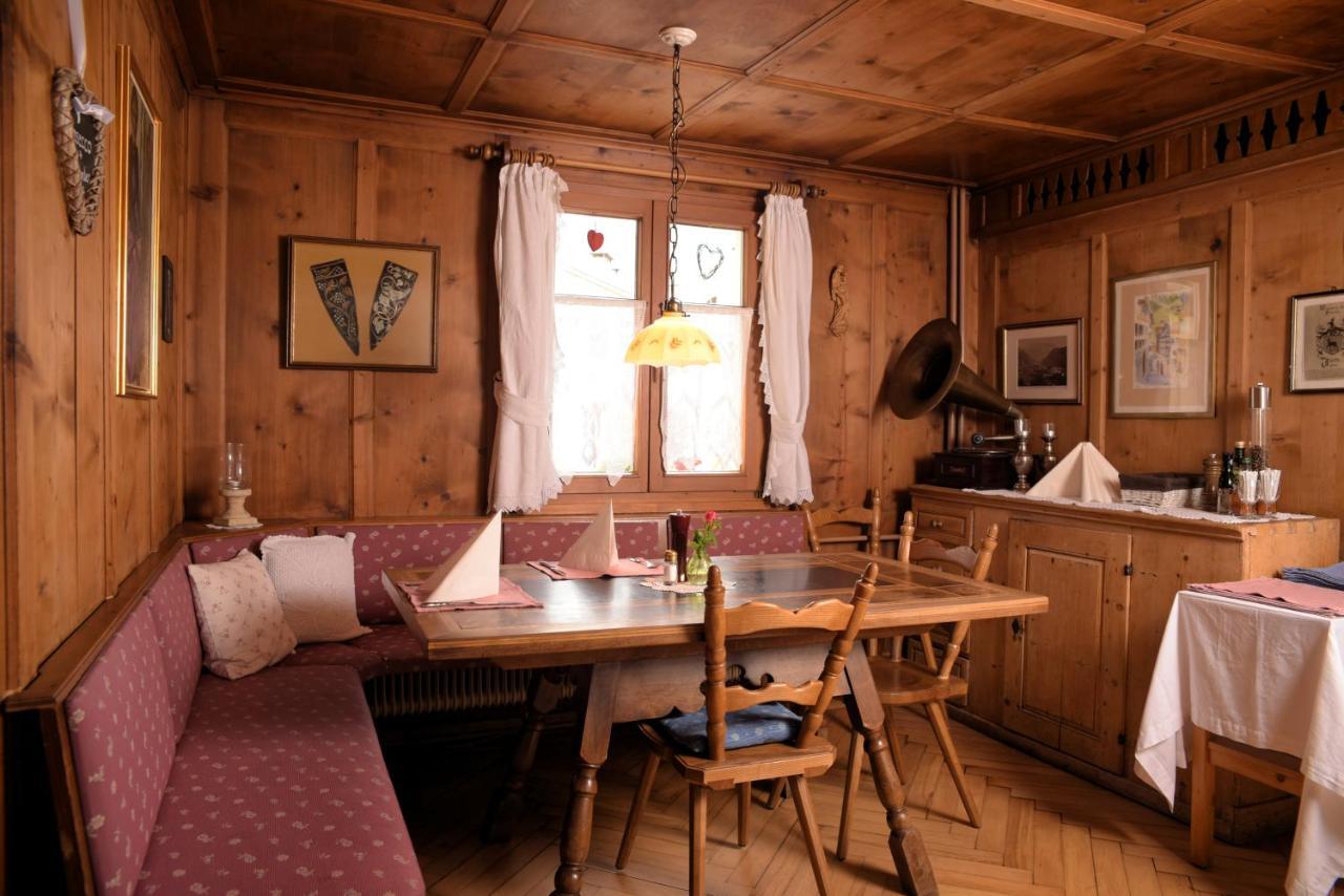 Gasthaus Kreuz Schruns ภายนอก รูปภาพ