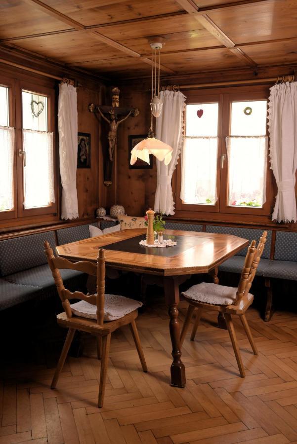 Gasthaus Kreuz Schruns ภายนอก รูปภาพ